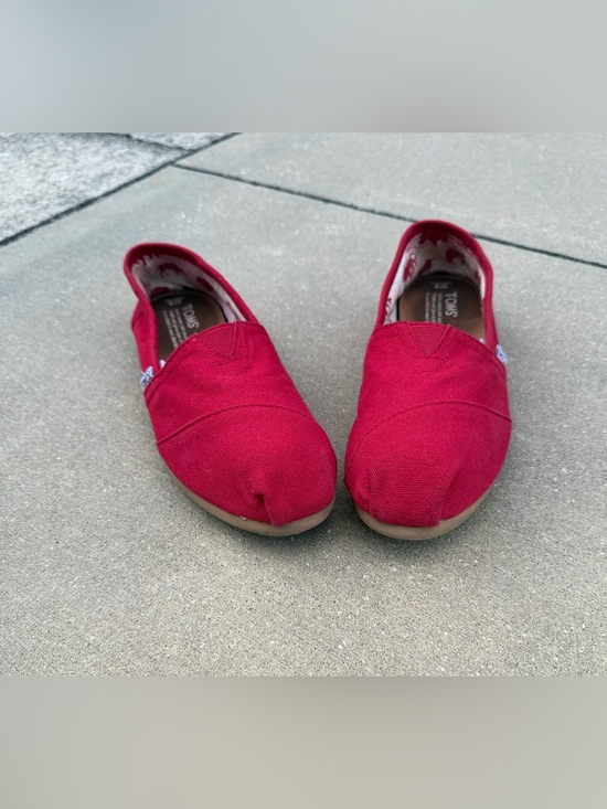 Toms Shoes - Toms Red Canvas Slip On Shoes W8 EUC Y2K Retro Comfort Lightweight Statement